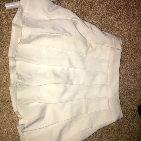 Dresses & Skirts - white tennis/skater skirt!!